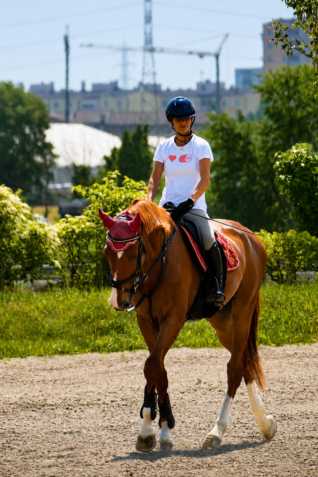 Ragazza a cavallo alla Società Ippica del Pestrino